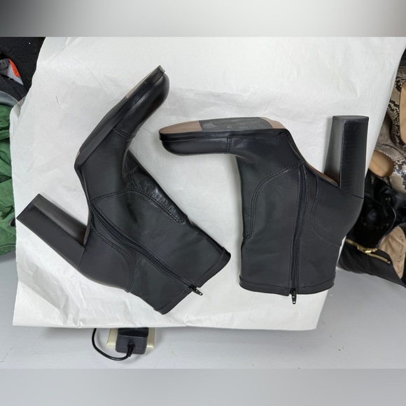 Classy Nine West Black Bredeo Ankle Boots sz 9 approx 4” heel Beautiful - Picture 7 of 13